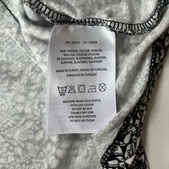 Anthropologie Black and White Floral Short Sleeve Top - Picture 7 of 9